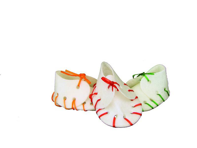 WHITE?N TASTY SHOES COLOURED. 7.5 CM. 55 G. 5 PCS..